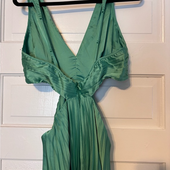 Abercrombie Giselle pleated cutout maxi dress sz L - Picture 4 of 6